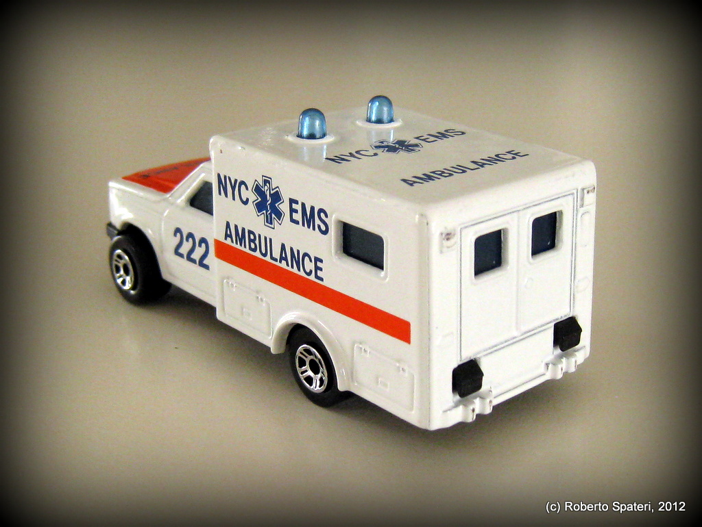 Majorette  Ambulance (n.255-D)
